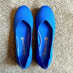 Roth’s The Flat blue size 10